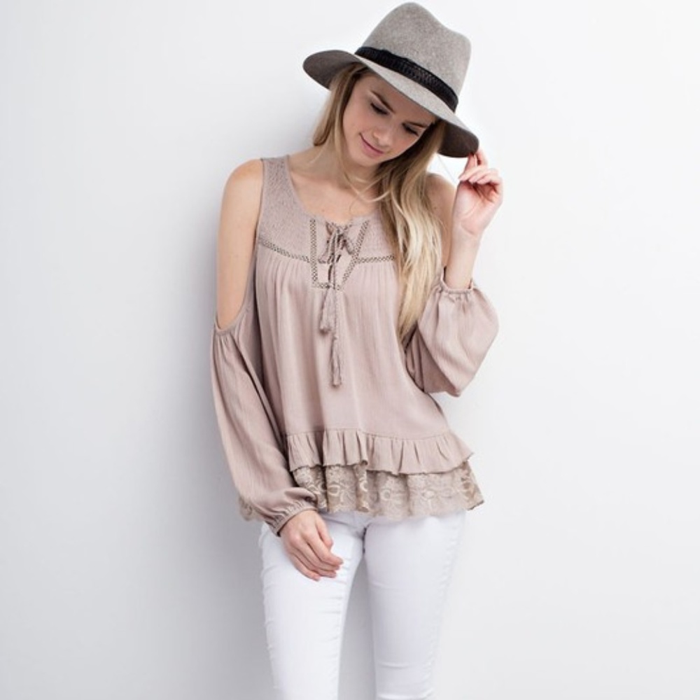 Beautiful Lace Top - Picture 2 of 7